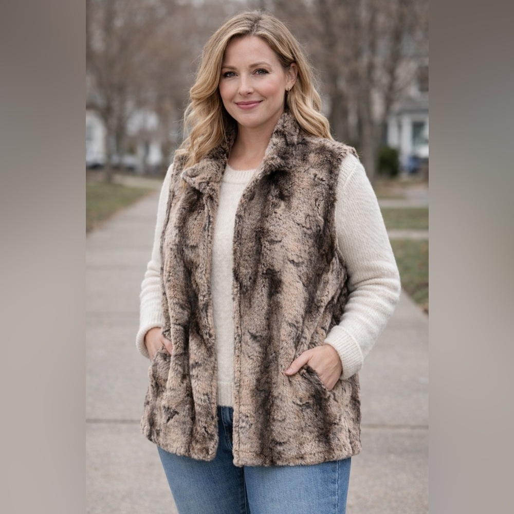 Alfred Dunner Faux Fur Brown Tan Vest Women’s Size 18